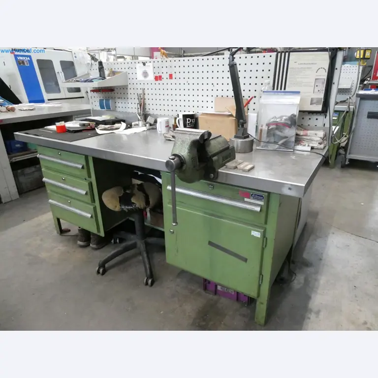 Engel Spritzgießmaschinen und Maschinen aus der Kunststoffindustrie-7