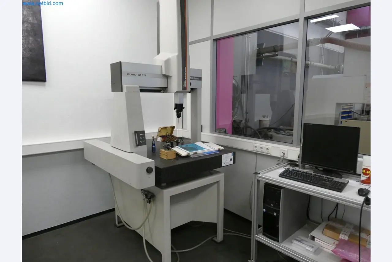 Engel Spritzgießmaschinen und Maschinen aus der Kunststoffindustrie-1