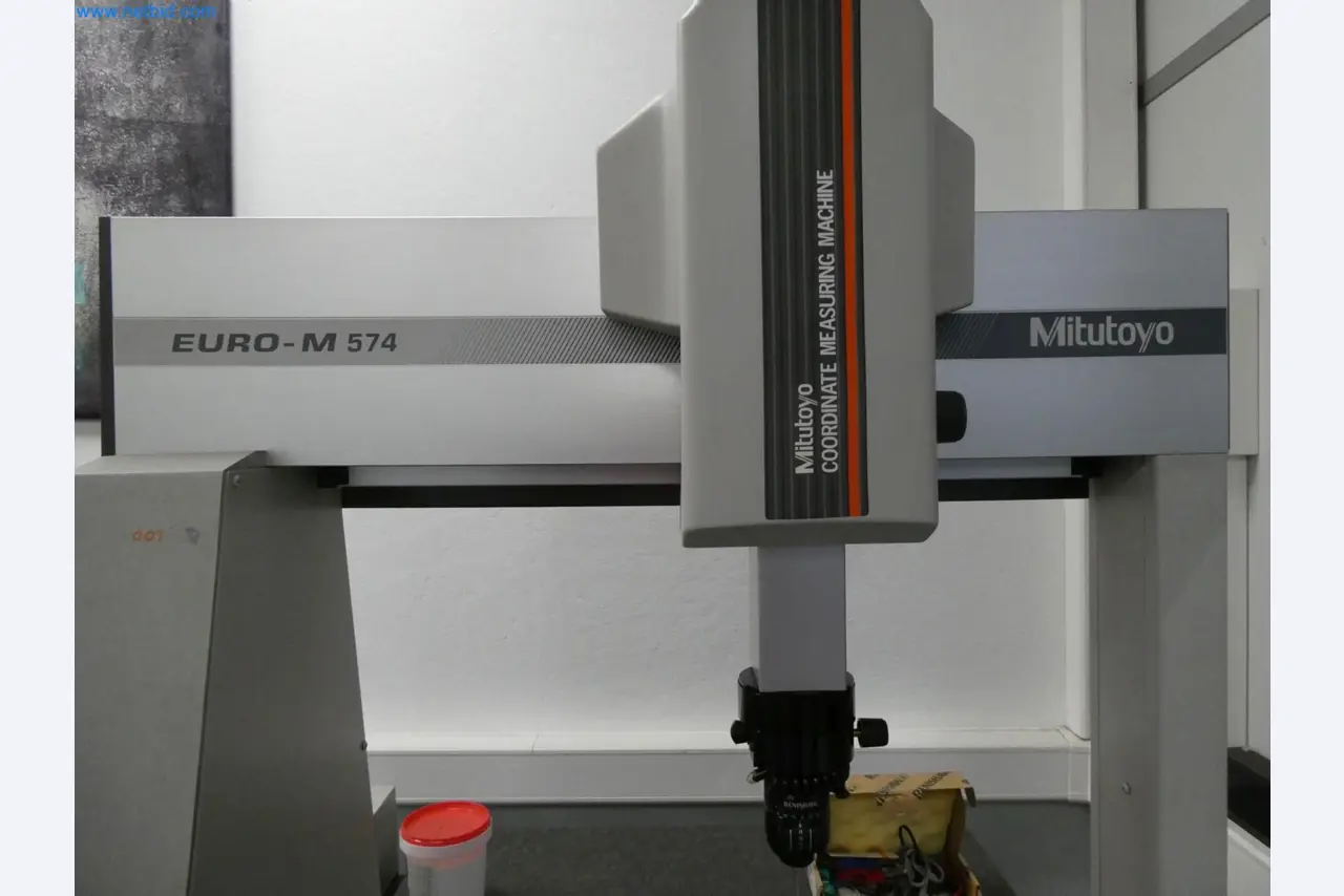 Engel Spritzgießmaschinen und Maschinen aus der Kunststoffindustrie-6