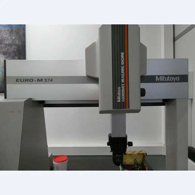 Engel Spritzgießmaschinen und Maschinen aus der Kunststoffindustrie-6