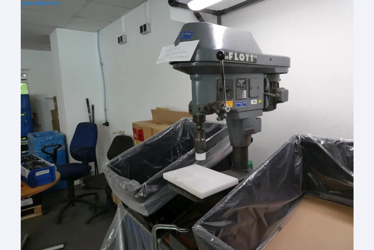 Engel Spritzgießmaschinen und Maschinen aus der Kunststoffindustrie-1