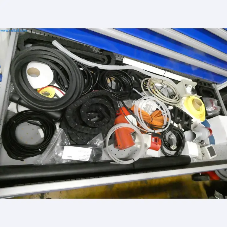 Engel Spritzgießmaschinen und Maschinen aus der Kunststoffindustrie-10