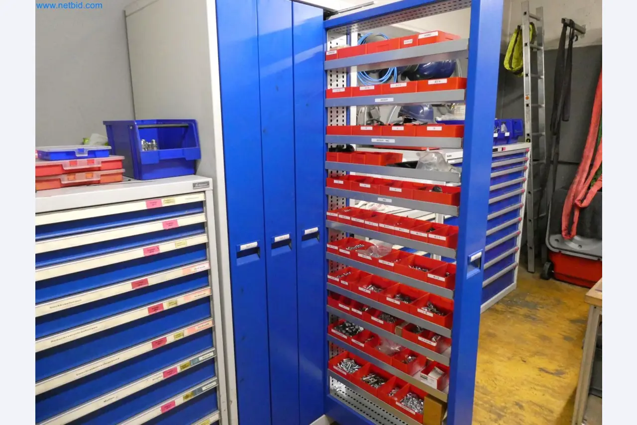 Engel Spritzgießmaschinen und Maschinen aus der Kunststoffindustrie-11