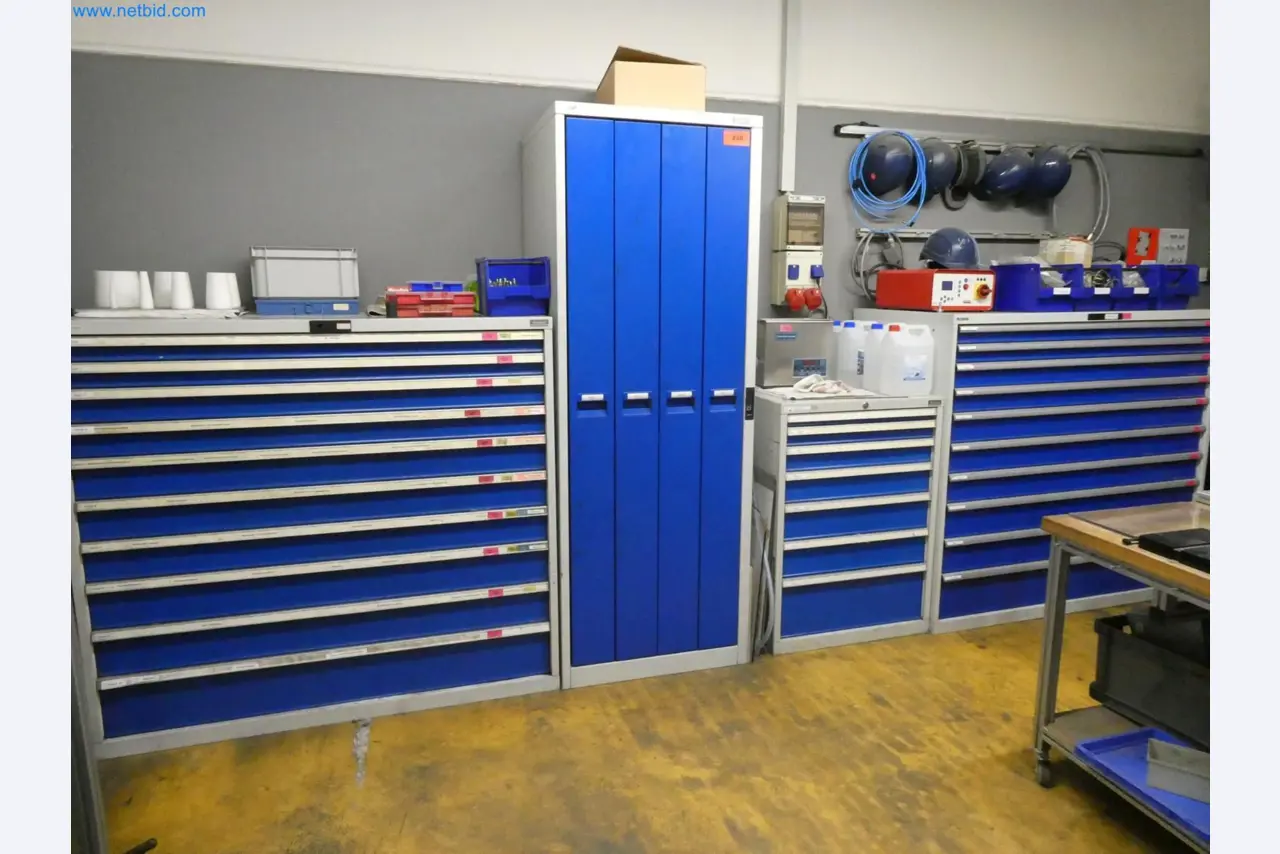 Engel Spritzgießmaschinen und Maschinen aus der Kunststoffindustrie-1