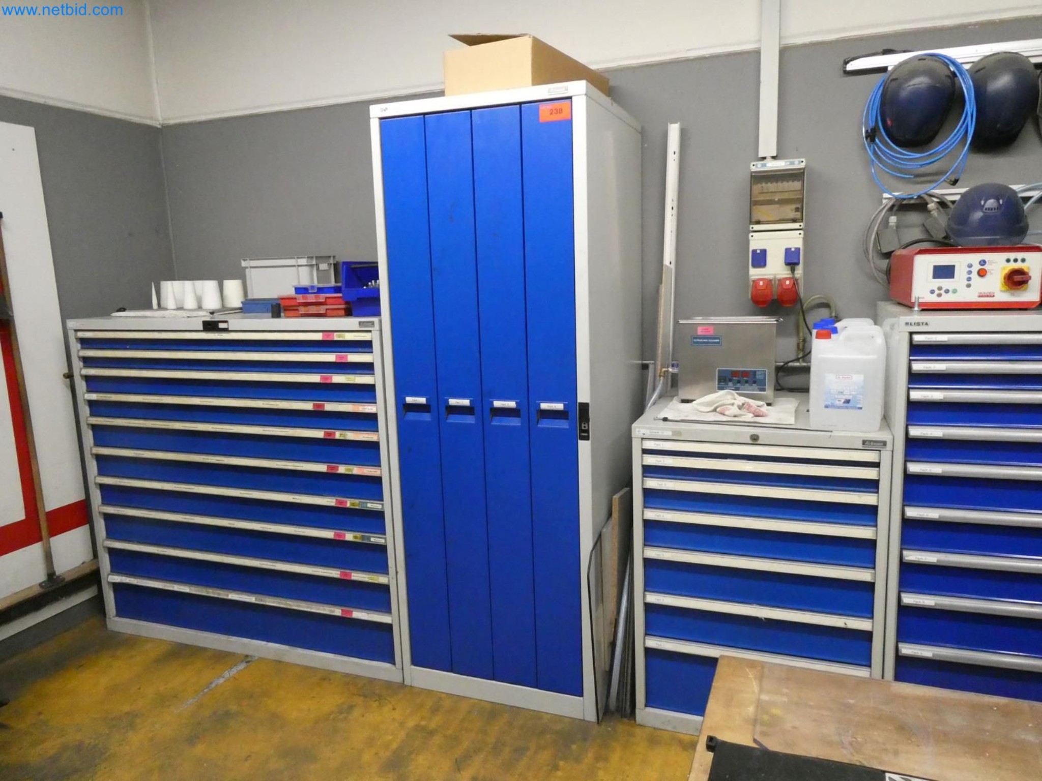 Engel Spritzgießmaschinen und Maschinen aus der Kunststoffindustrie-2