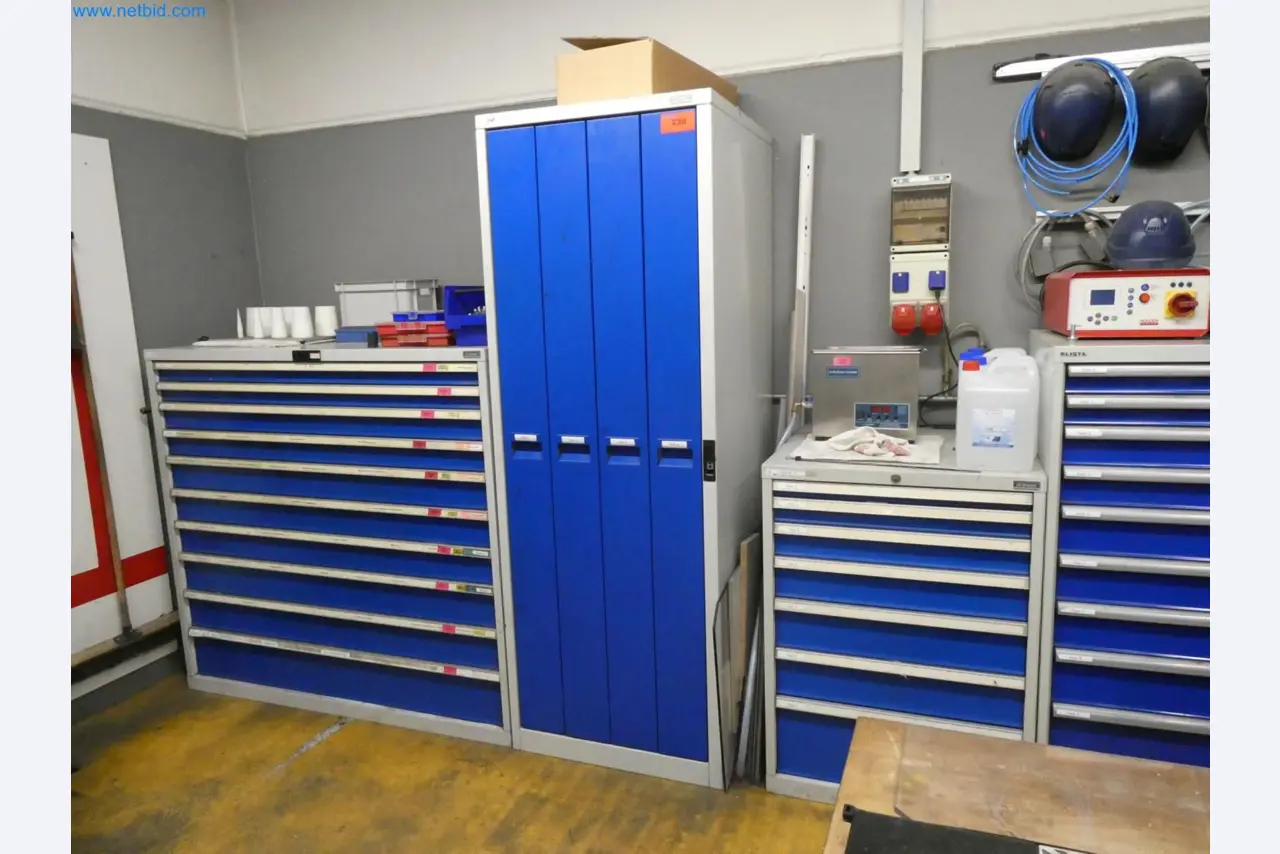 Engel Spritzgießmaschinen und Maschinen aus der Kunststoffindustrie-2