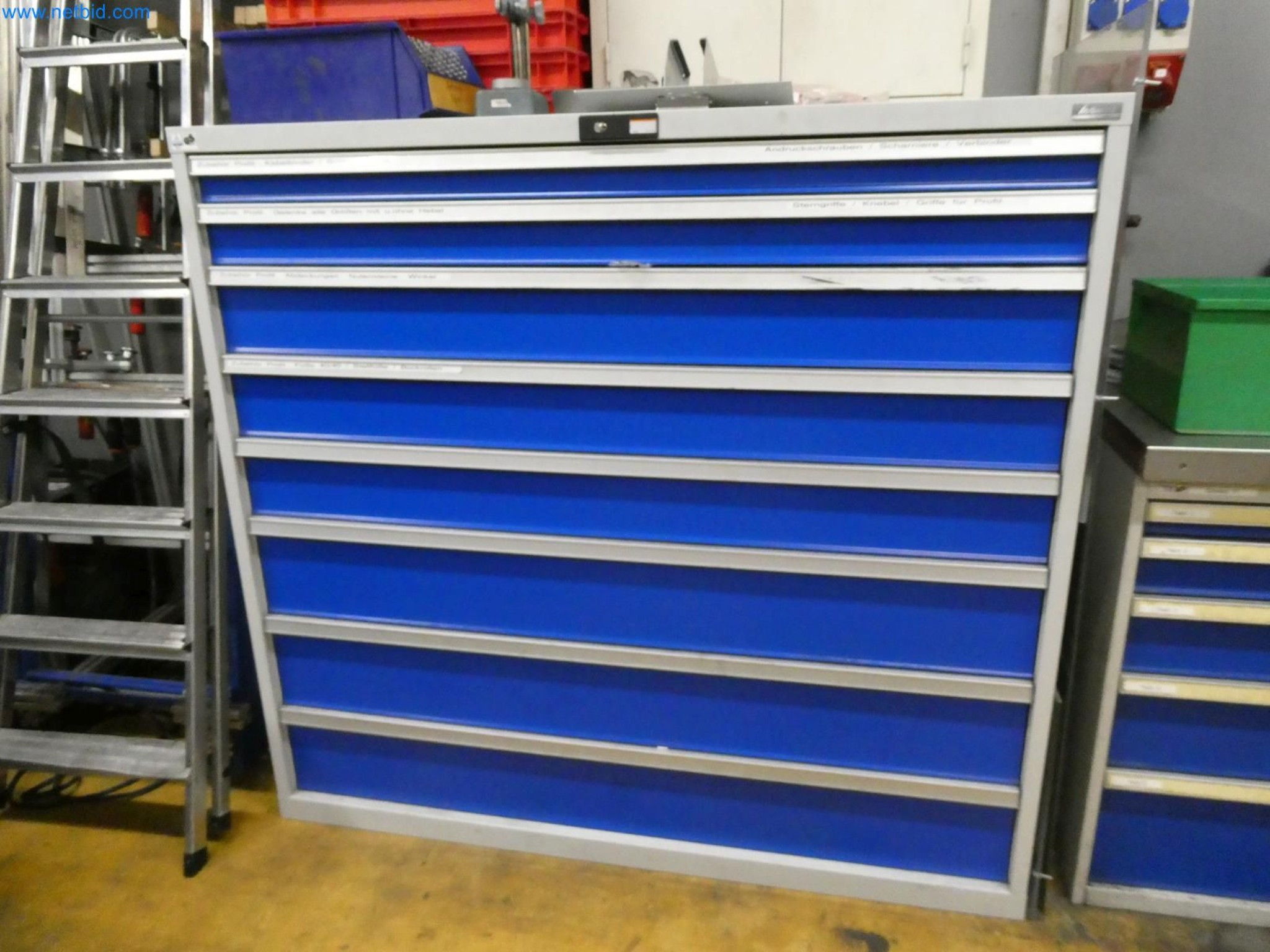 Engel Spritzgießmaschinen und Maschinen aus der Kunststoffindustrie-3