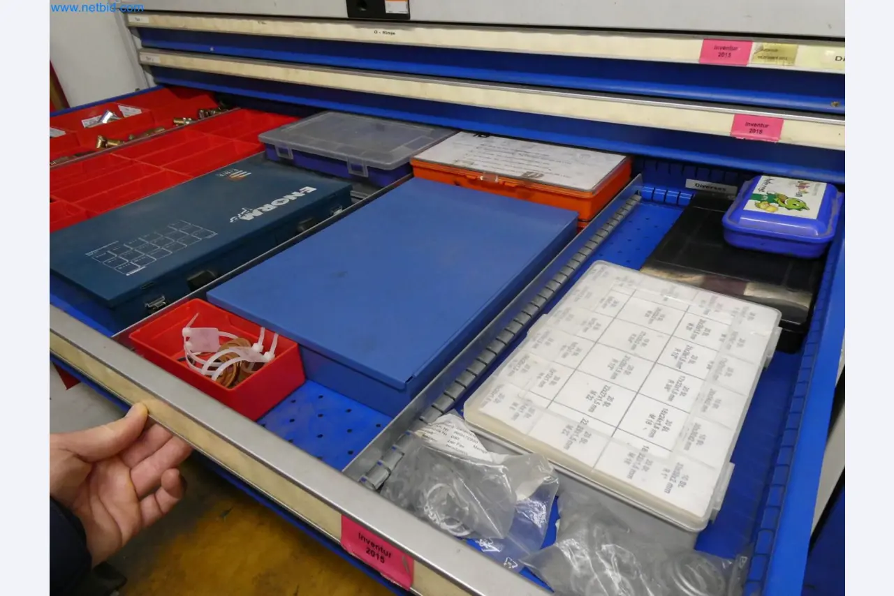 Engel Spritzgießmaschinen und Maschinen aus der Kunststoffindustrie-4