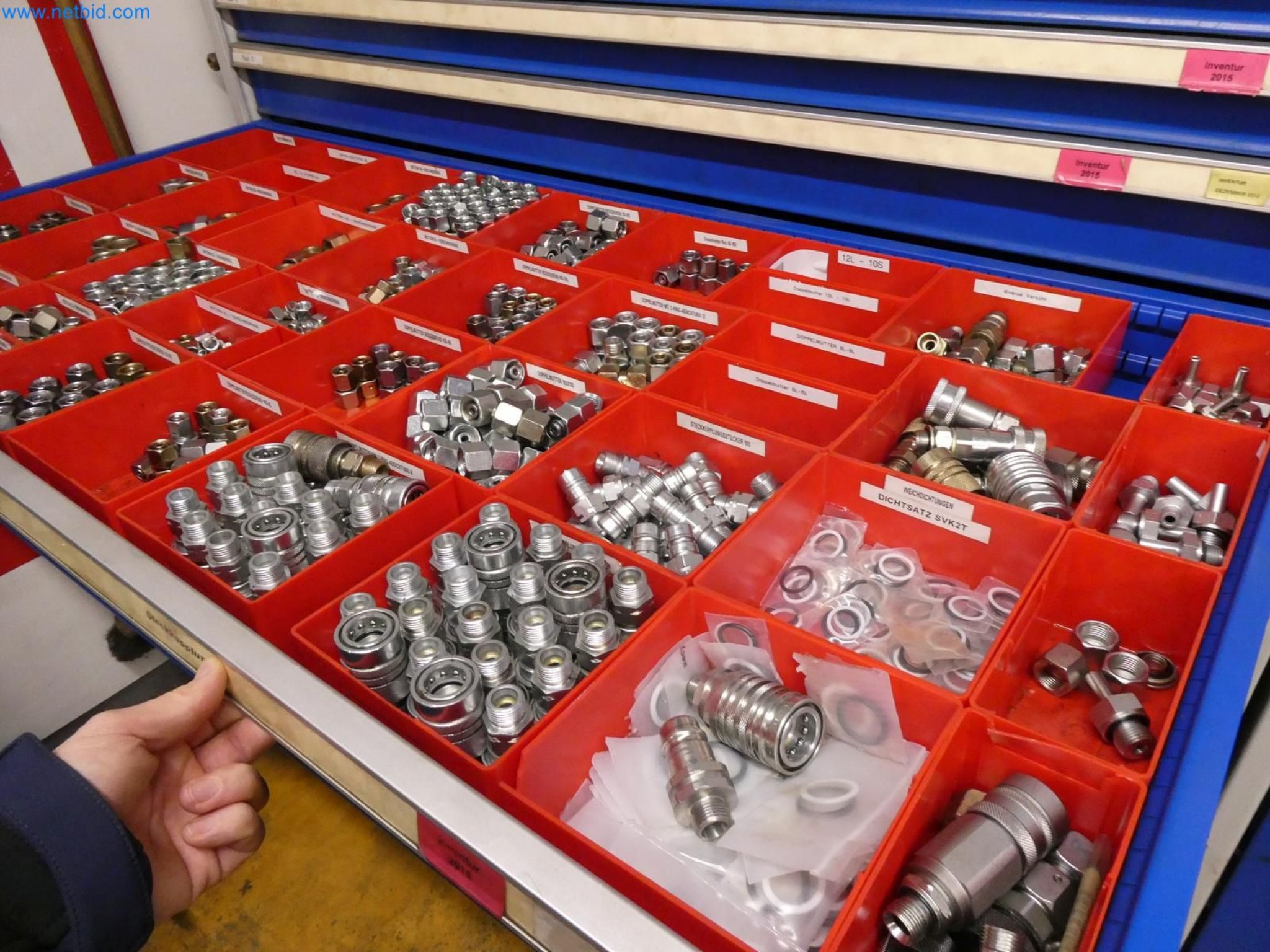 Engel Spritzgießmaschinen und Maschinen aus der Kunststoffindustrie-6