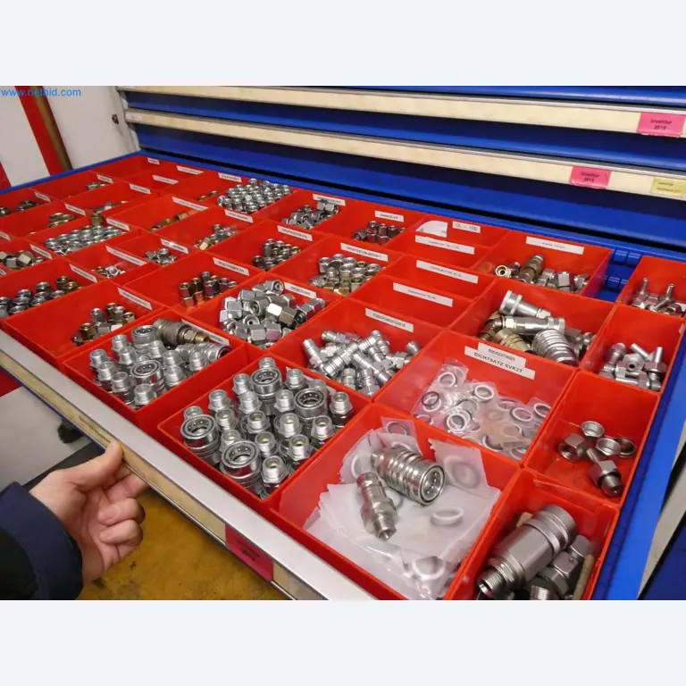 Engel Spritzgießmaschinen und Maschinen aus der Kunststoffindustrie-6