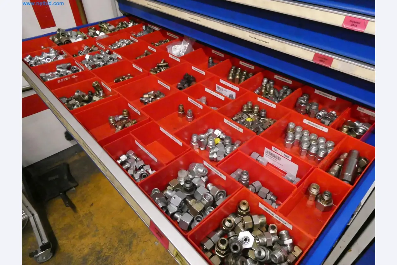 Engel Spritzgießmaschinen und Maschinen aus der Kunststoffindustrie-7