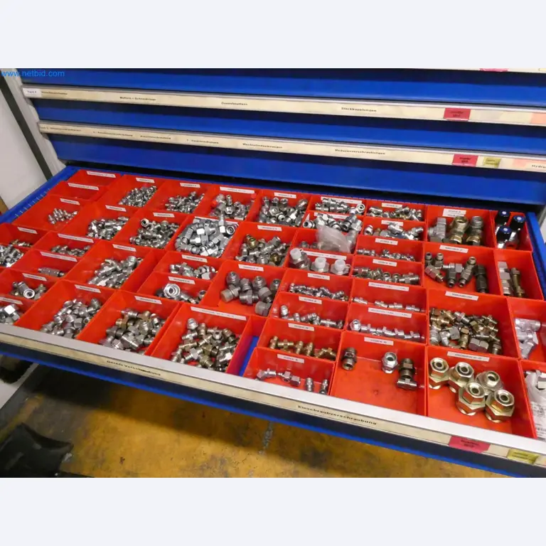 Engel Spritzgießmaschinen und Maschinen aus der Kunststoffindustrie-8