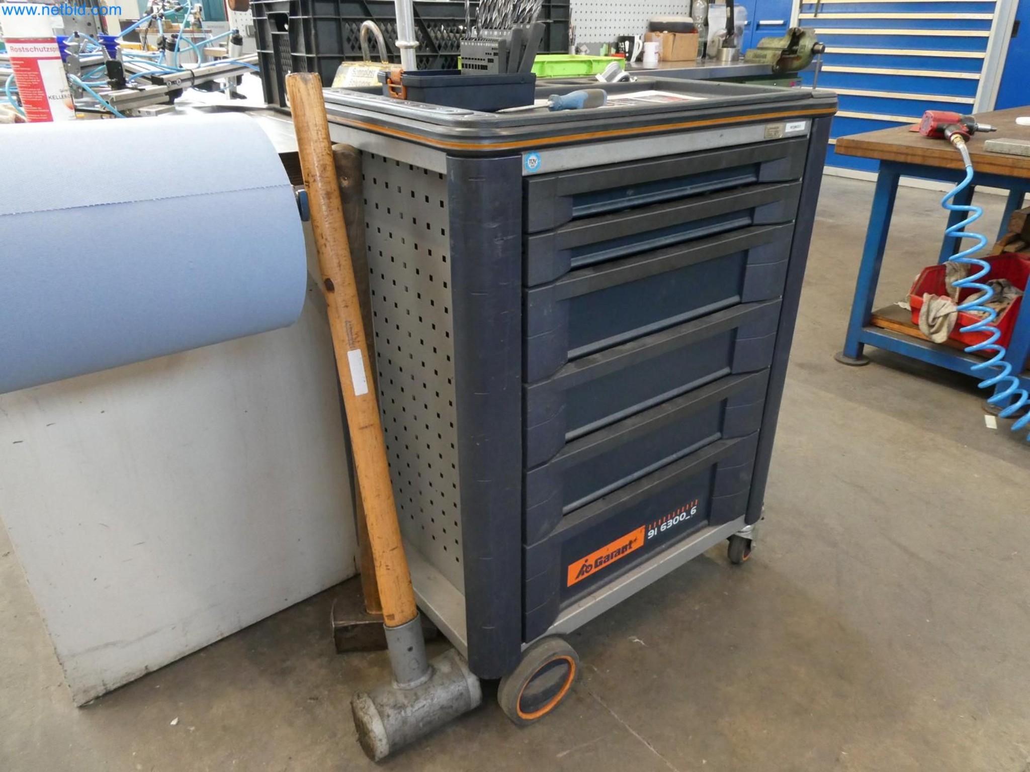 Engel Spritzgießmaschinen und Maschinen aus der Kunststoffindustrie-10