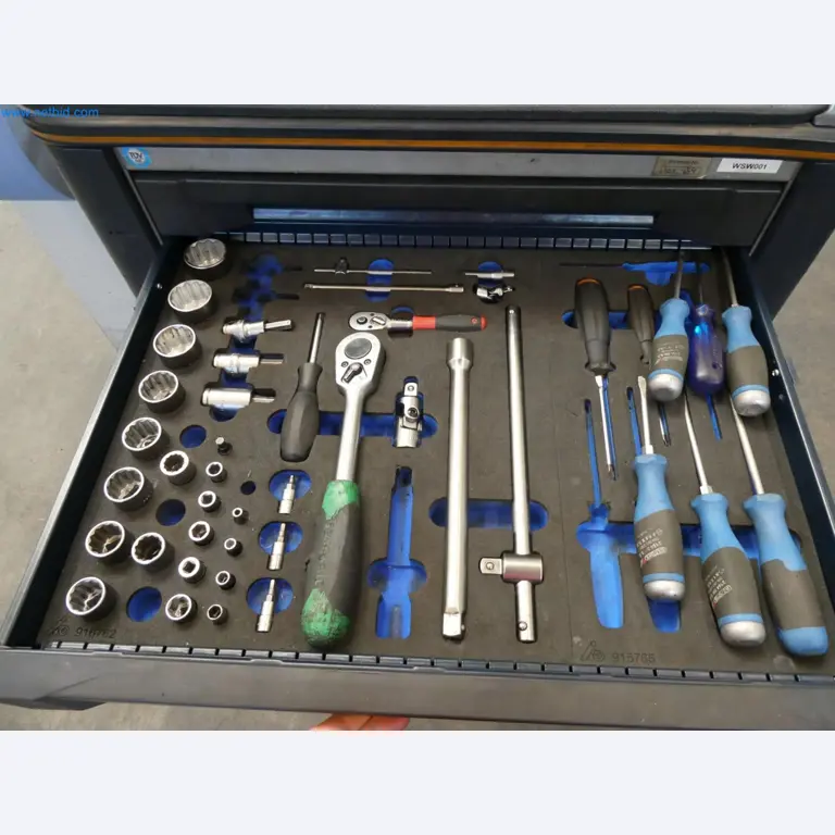 Engel Spritzgießmaschinen und Maschinen aus der Kunststoffindustrie-11