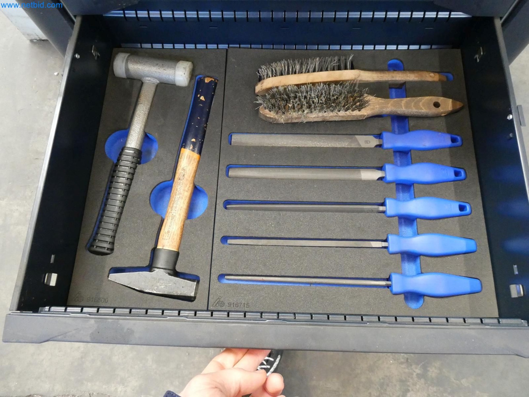 Engel Spritzgießmaschinen und Maschinen aus der Kunststoffindustrie-12