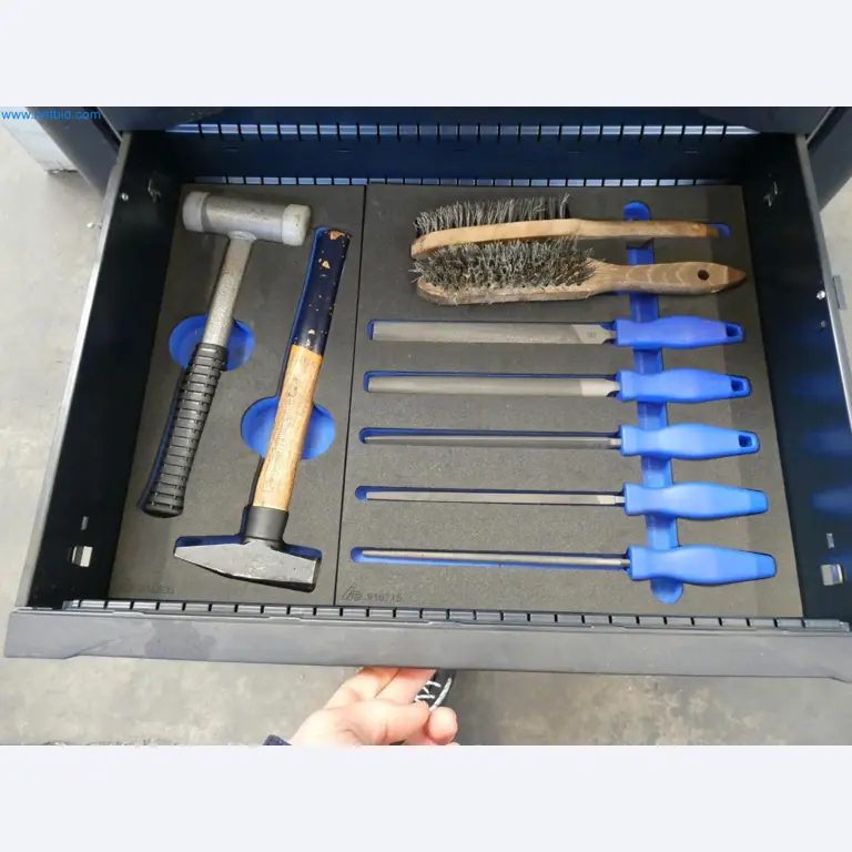 Engel Spritzgießmaschinen und Maschinen aus der Kunststoffindustrie-12