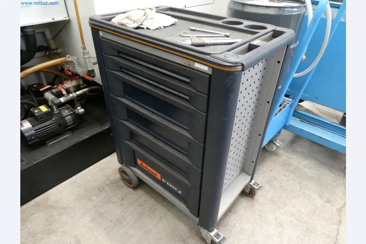 Engel Spritzgießmaschinen und Maschinen aus der Kunststoffindustrie-13