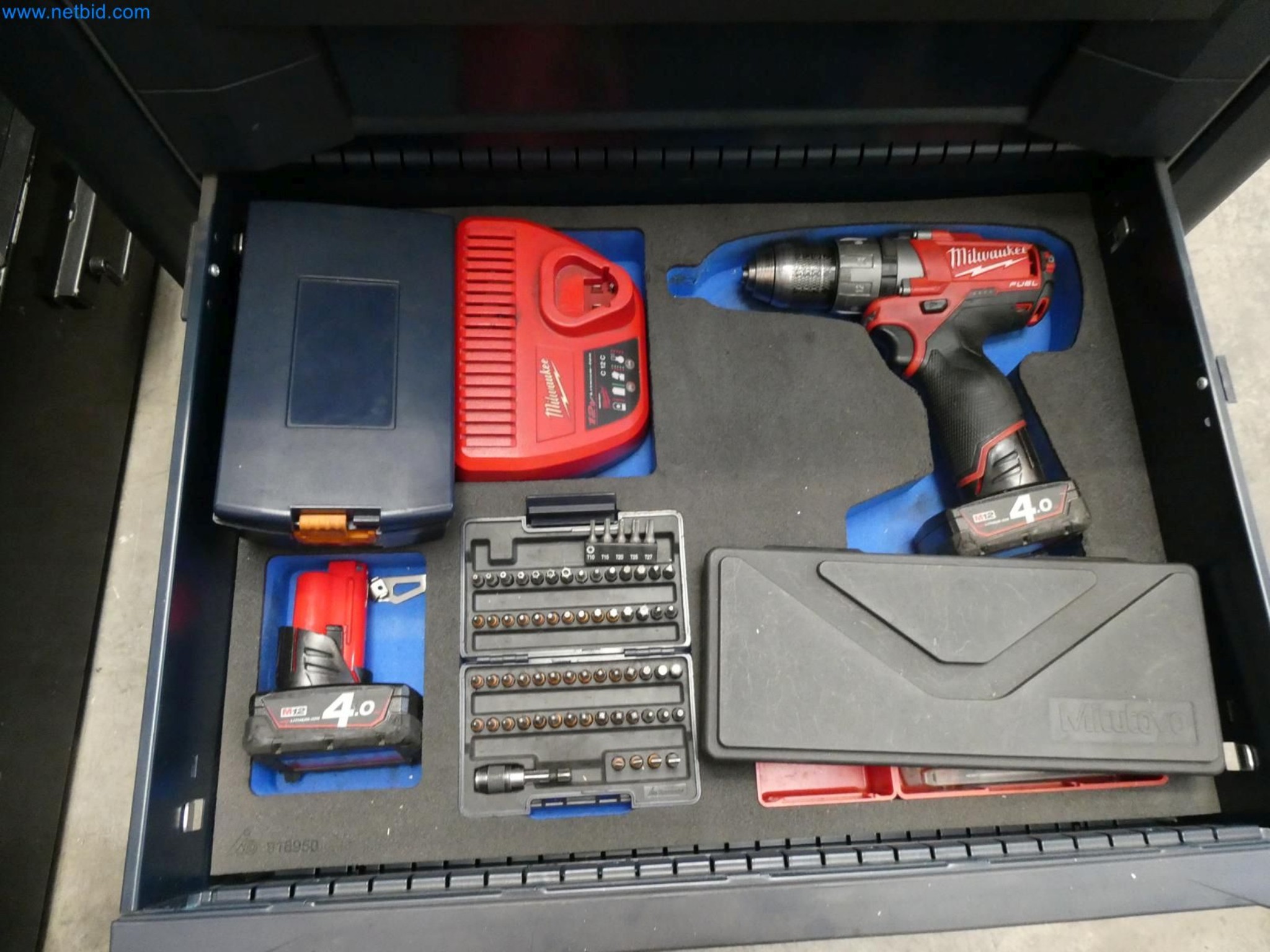 Engel Spritzgießmaschinen und Maschinen aus der Kunststoffindustrie-14