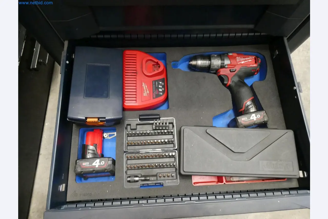 Engel Spritzgießmaschinen und Maschinen aus der Kunststoffindustrie-14