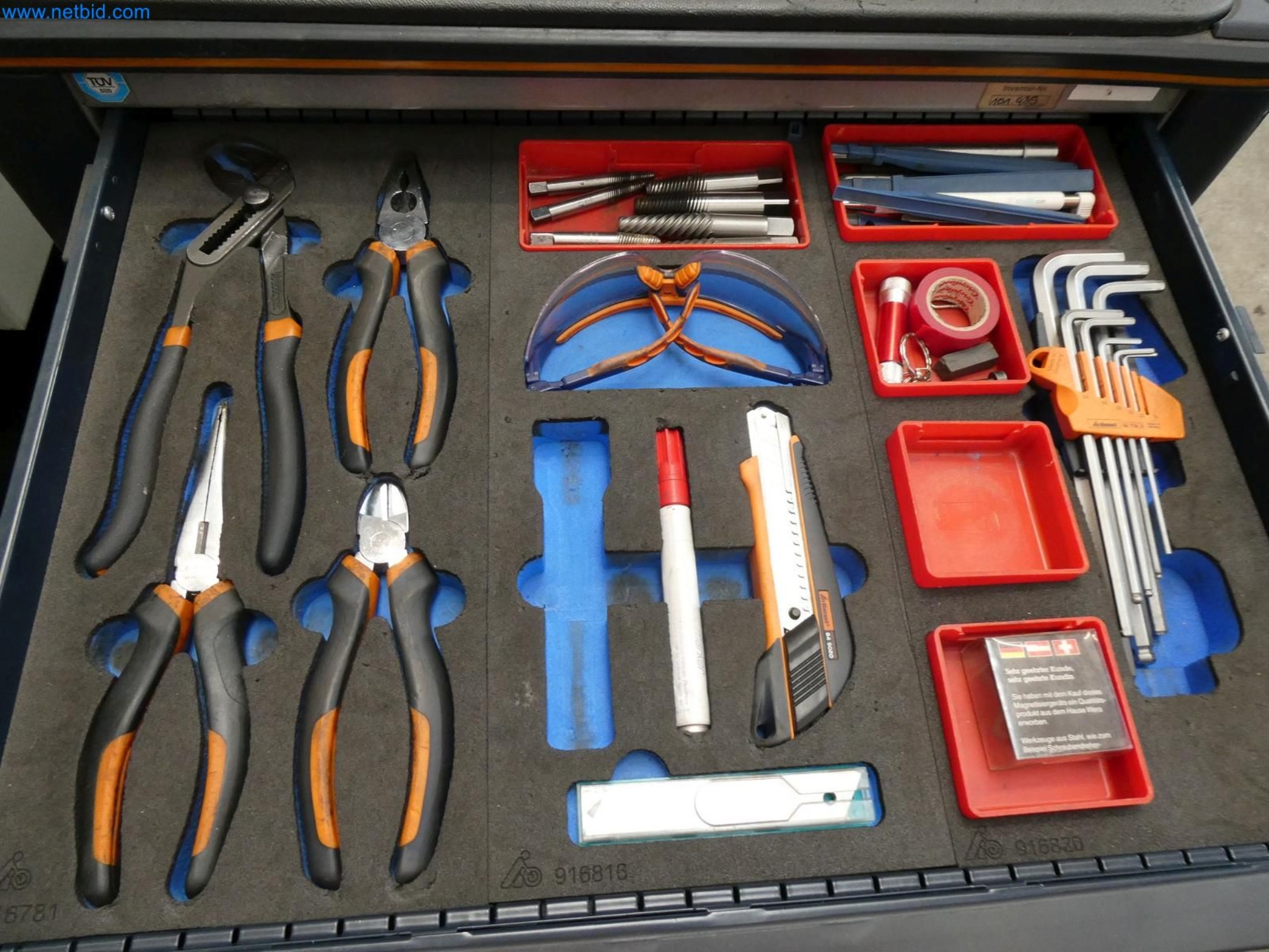 Engel Spritzgießmaschinen und Maschinen aus der Kunststoffindustrie-16