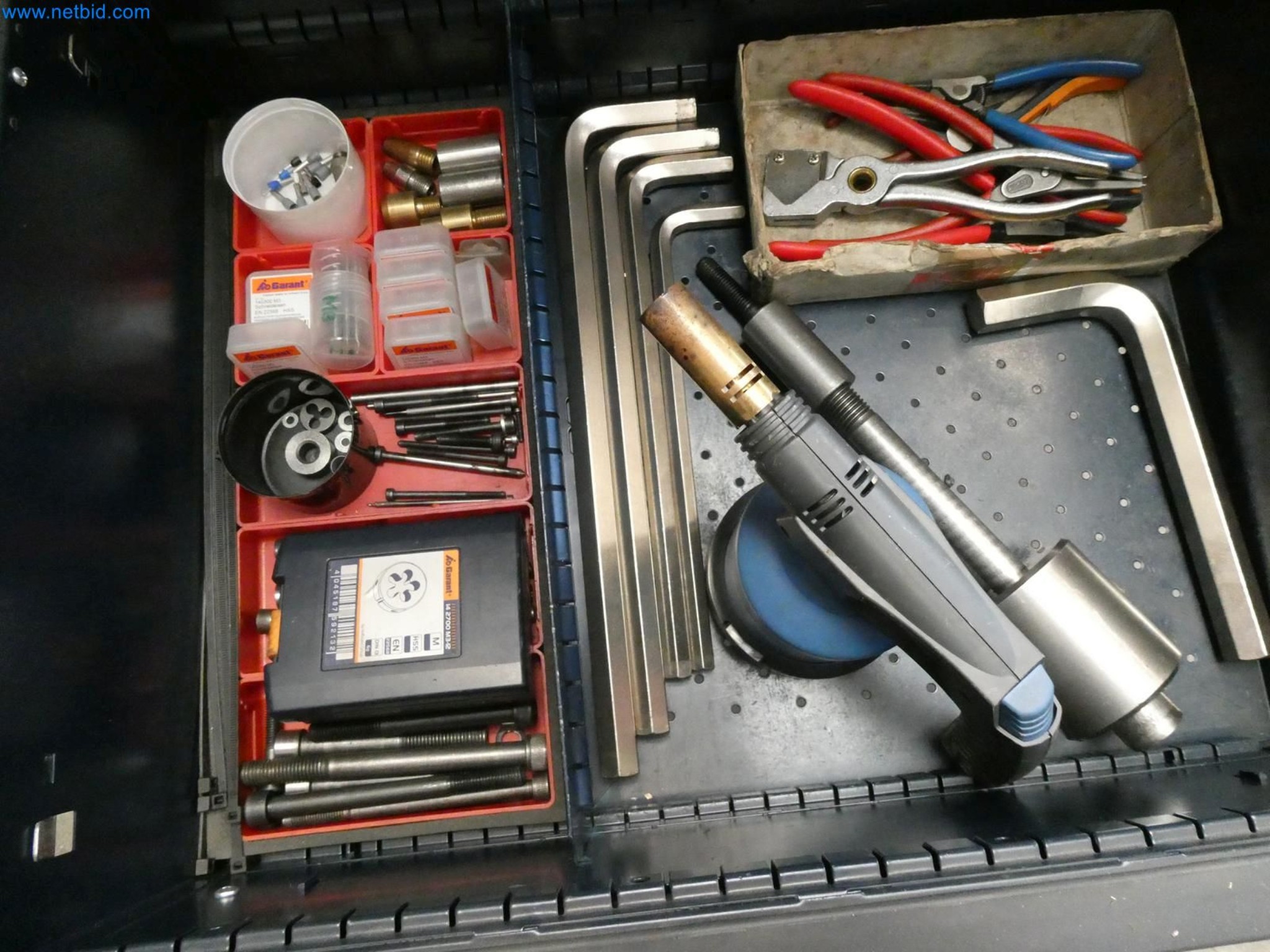 Engel Spritzgießmaschinen und Maschinen aus der Kunststoffindustrie-17