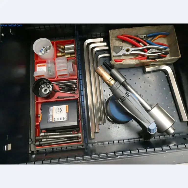 Engel Spritzgießmaschinen und Maschinen aus der Kunststoffindustrie-17