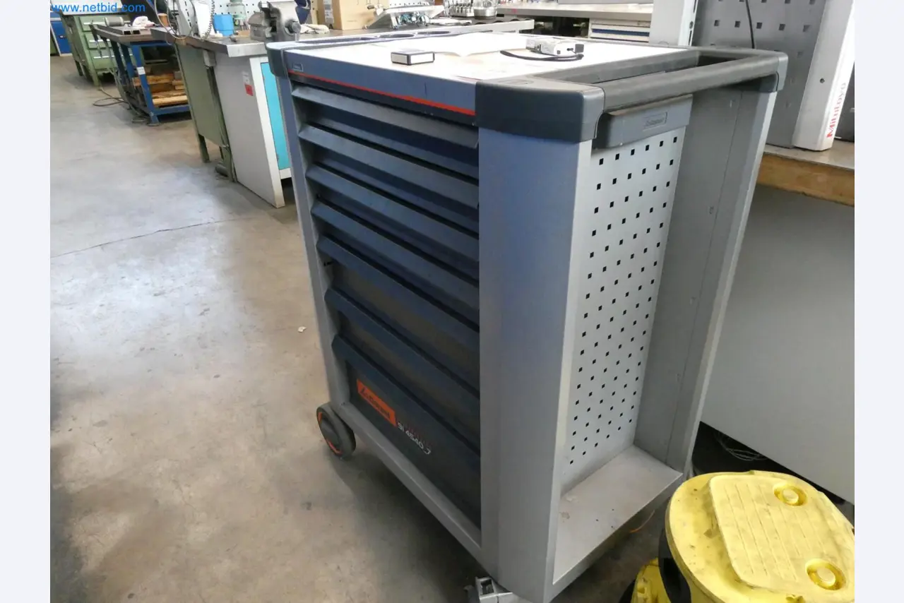 Engel Spritzgießmaschinen und Maschinen aus der Kunststoffindustrie-18