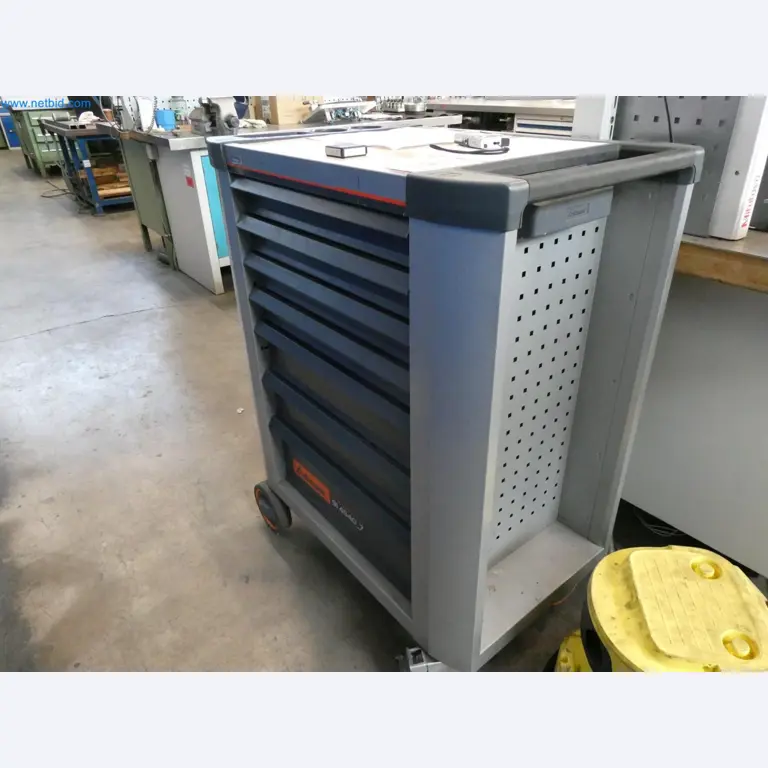 Engel Spritzgießmaschinen und Maschinen aus der Kunststoffindustrie-18