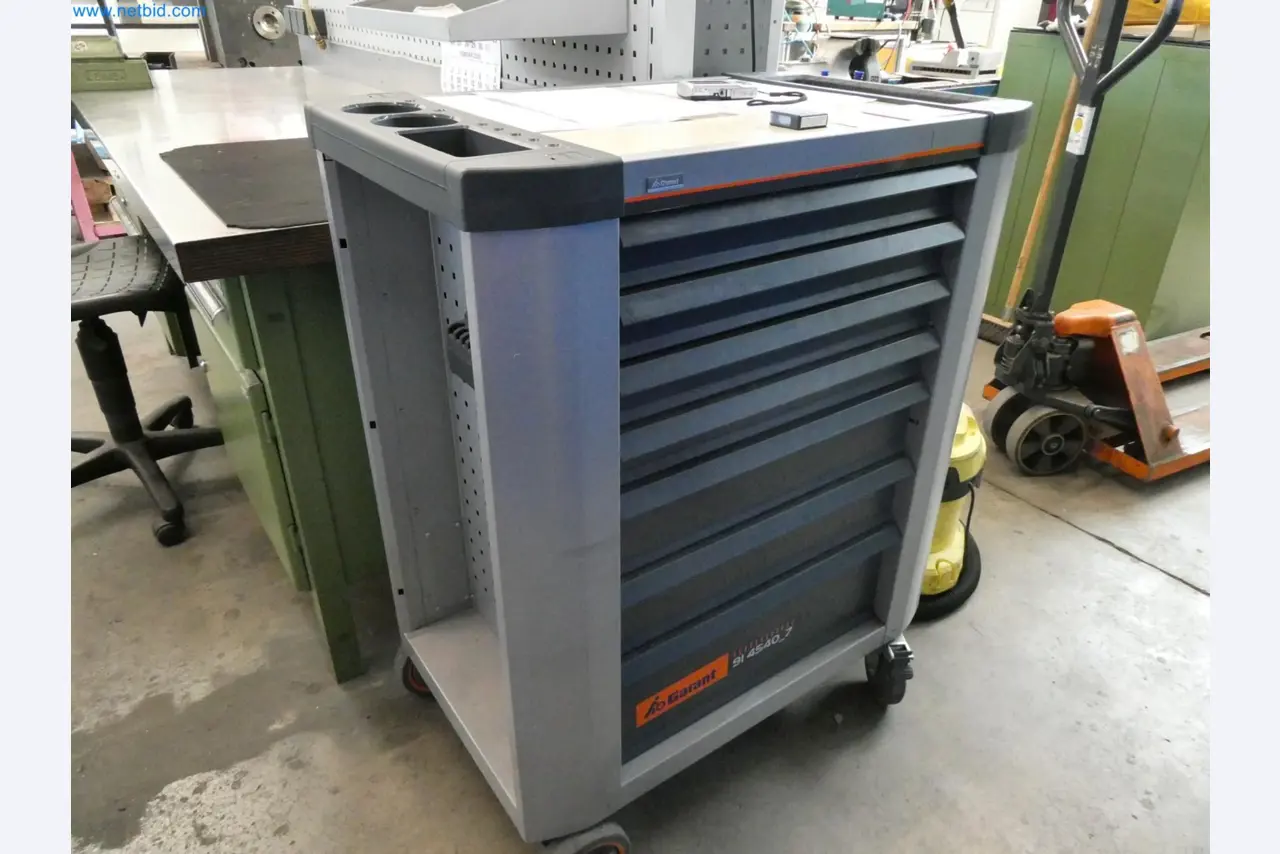 Engel Spritzgießmaschinen und Maschinen aus der Kunststoffindustrie-19