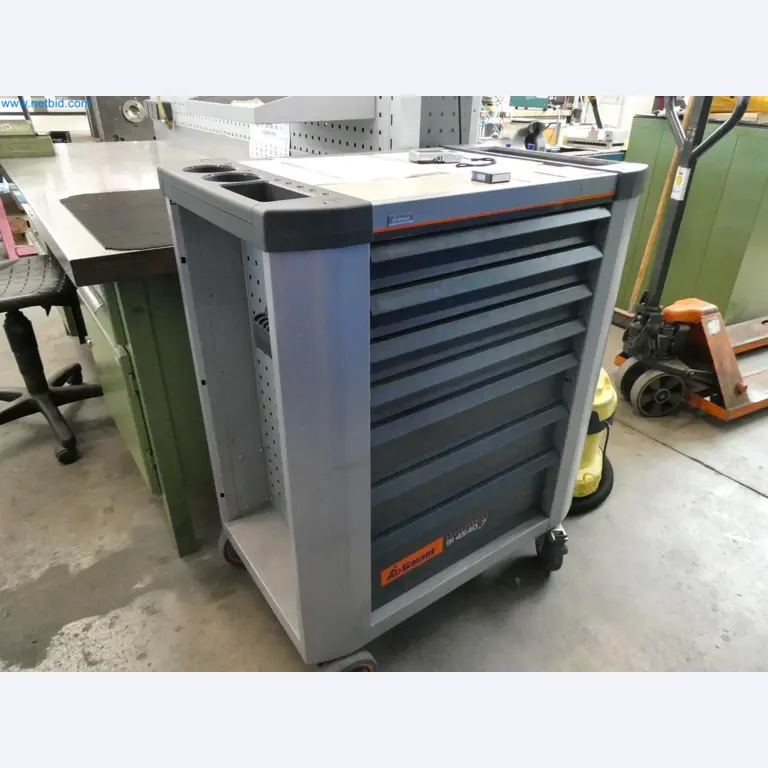 Engel Spritzgießmaschinen und Maschinen aus der Kunststoffindustrie-19