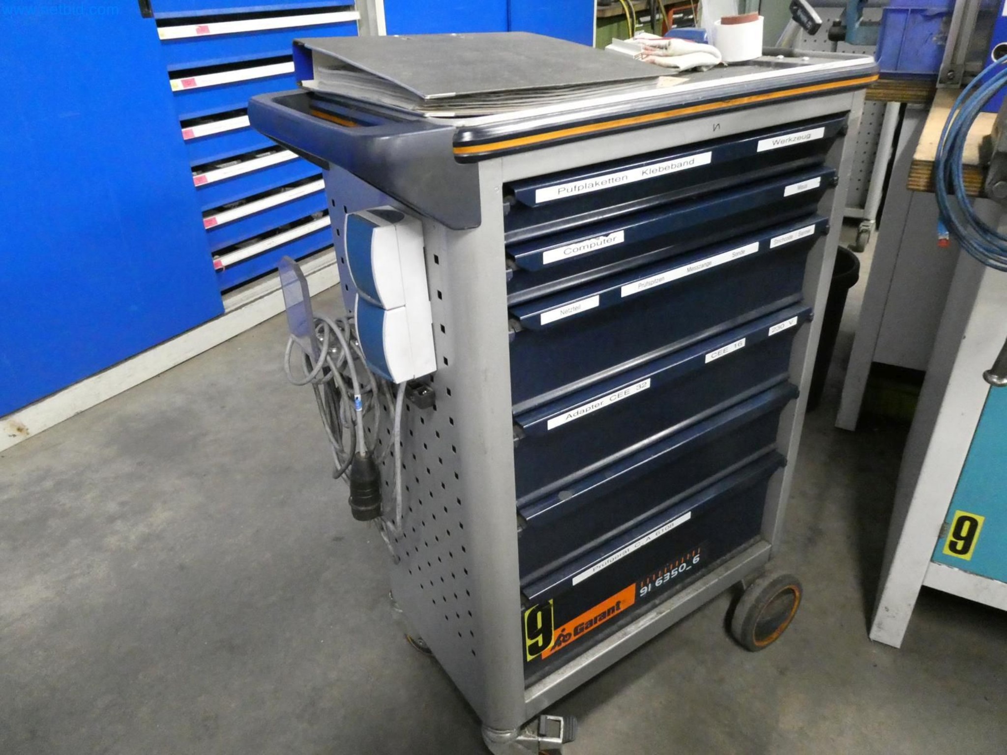 Engel Spritzgießmaschinen und Maschinen aus der Kunststoffindustrie-1