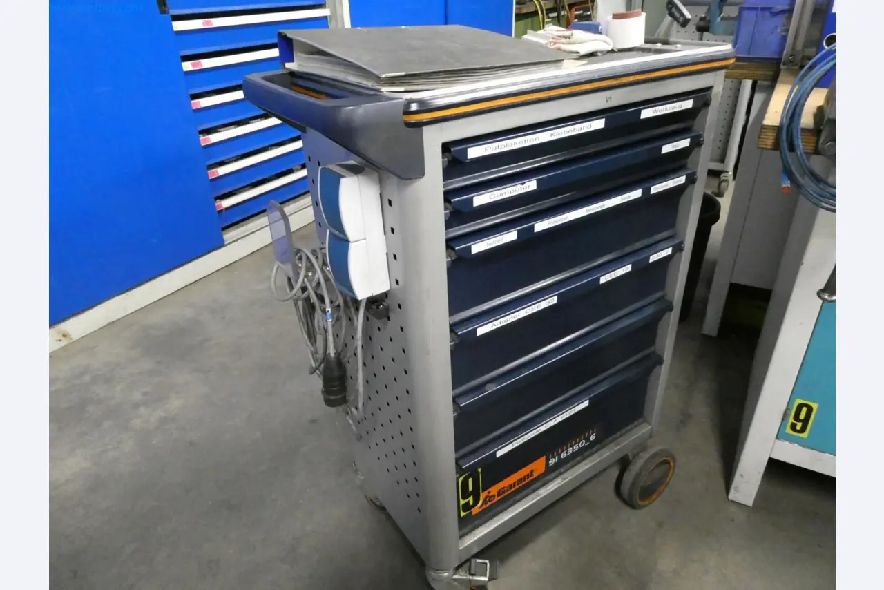 Engel Spritzgießmaschinen und Maschinen aus der Kunststoffindustrie-1