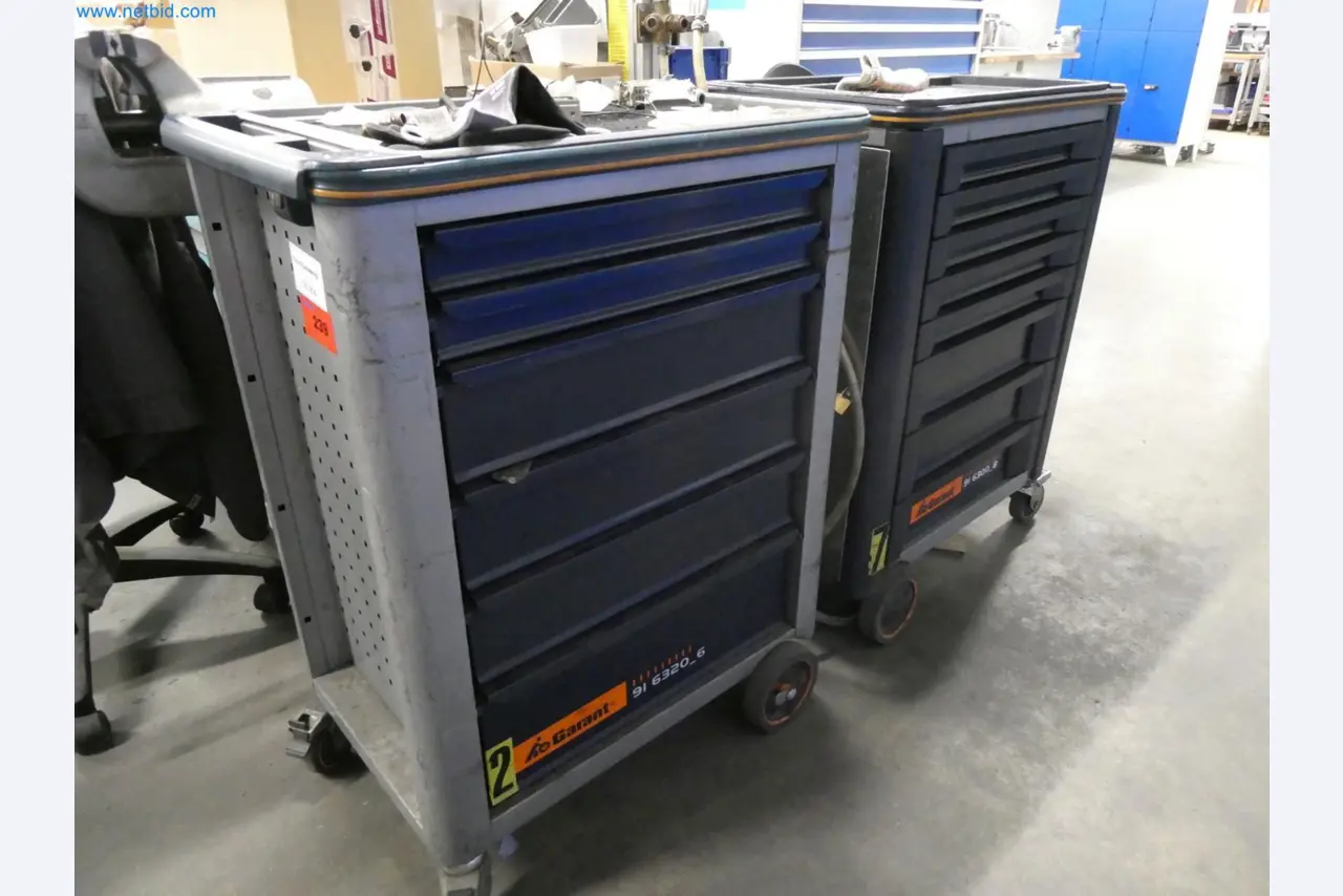 Engel Spritzgießmaschinen und Maschinen aus der Kunststoffindustrie-2