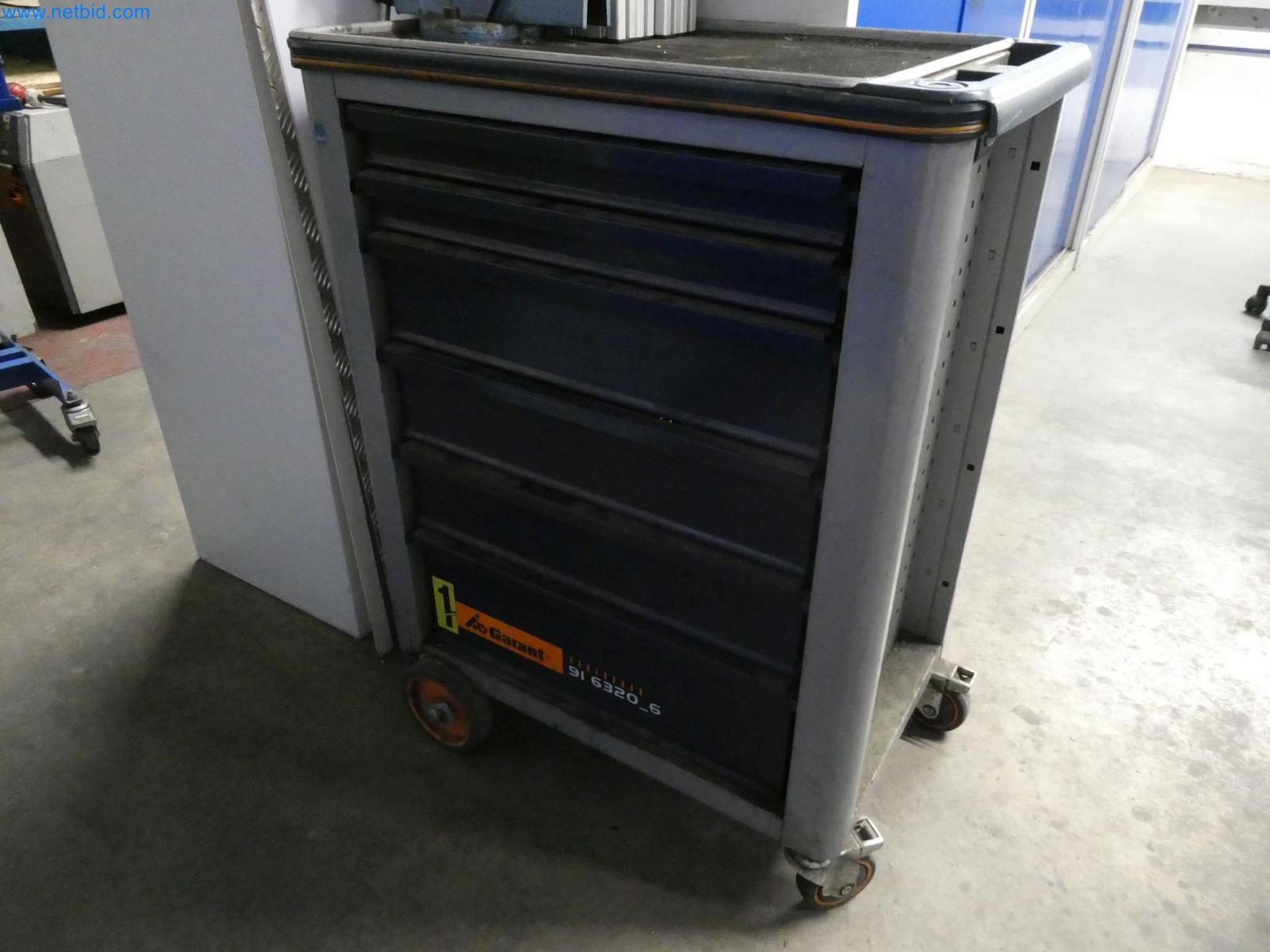 Engel Spritzgießmaschinen und Maschinen aus der Kunststoffindustrie-3