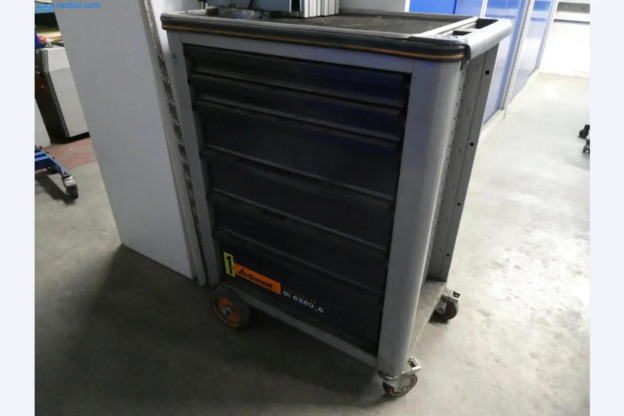 Engel Spritzgießmaschinen und Maschinen aus der Kunststoffindustrie-3