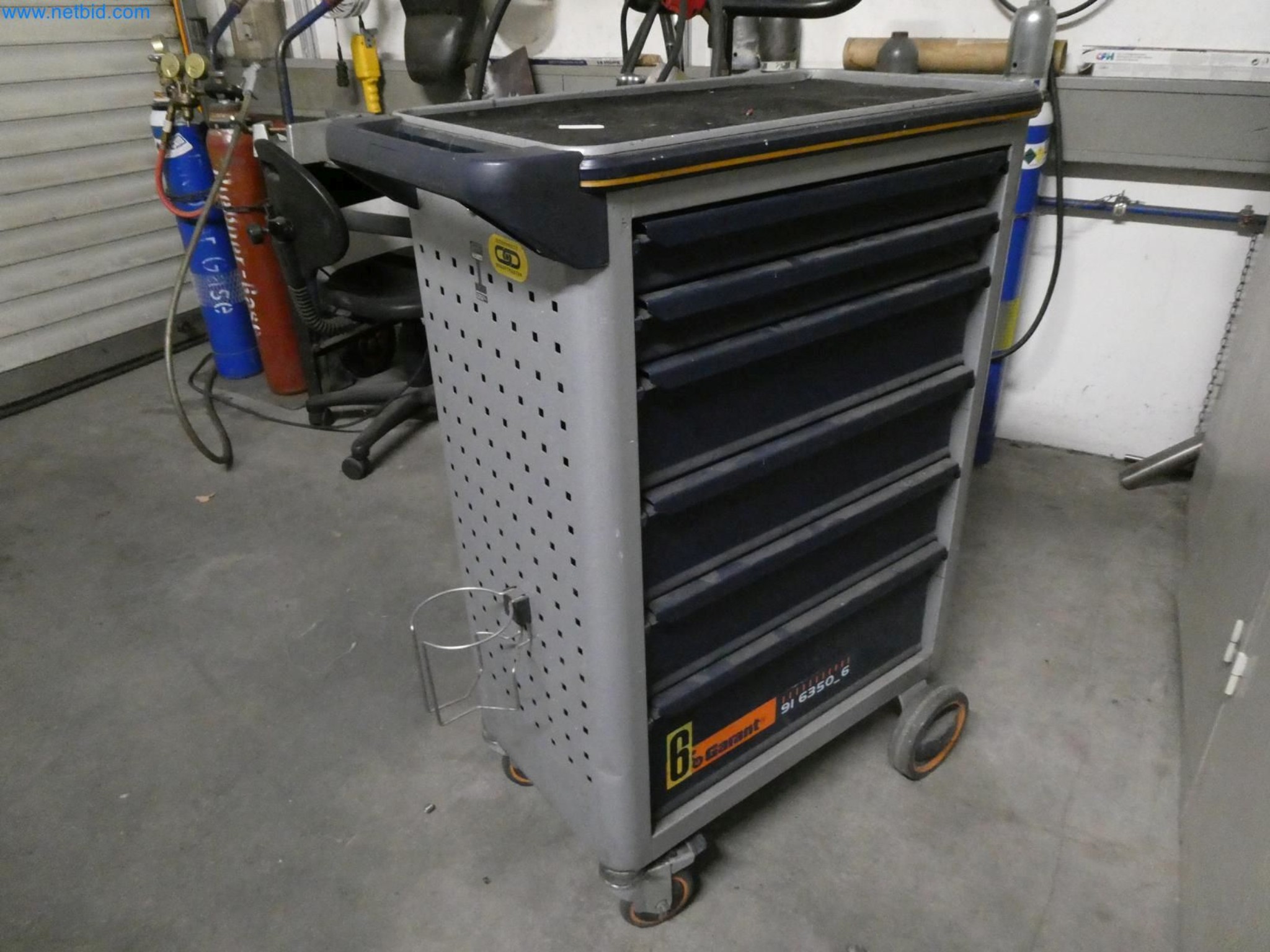 Engel Spritzgießmaschinen und Maschinen aus der Kunststoffindustrie-4