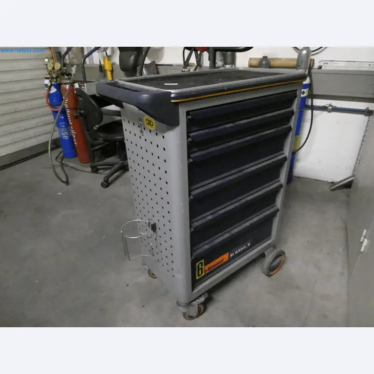 Engel Spritzgießmaschinen und Maschinen aus der Kunststoffindustrie-4