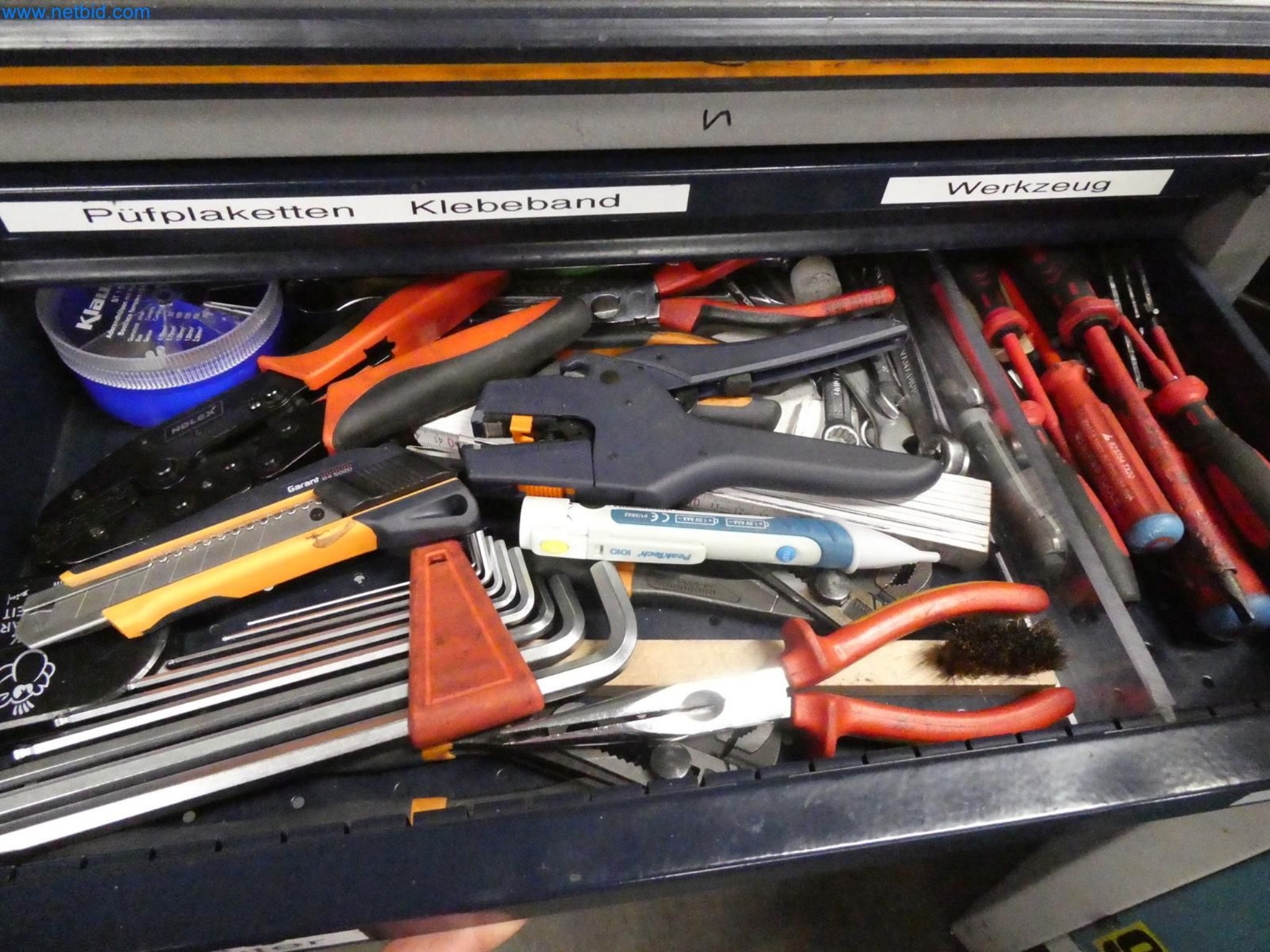 Engel Spritzgießmaschinen und Maschinen aus der Kunststoffindustrie-6