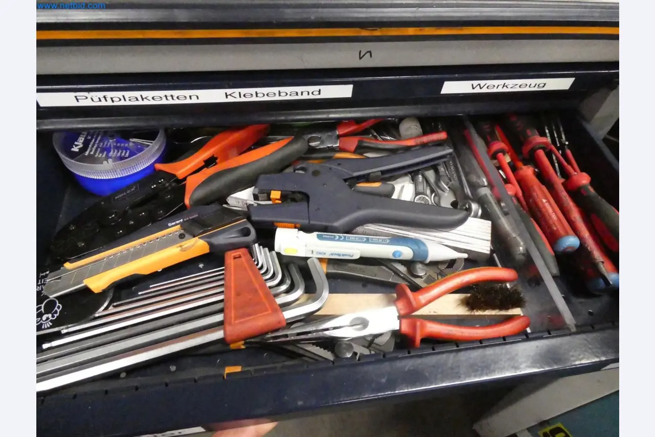 Engel Spritzgießmaschinen und Maschinen aus der Kunststoffindustrie-6