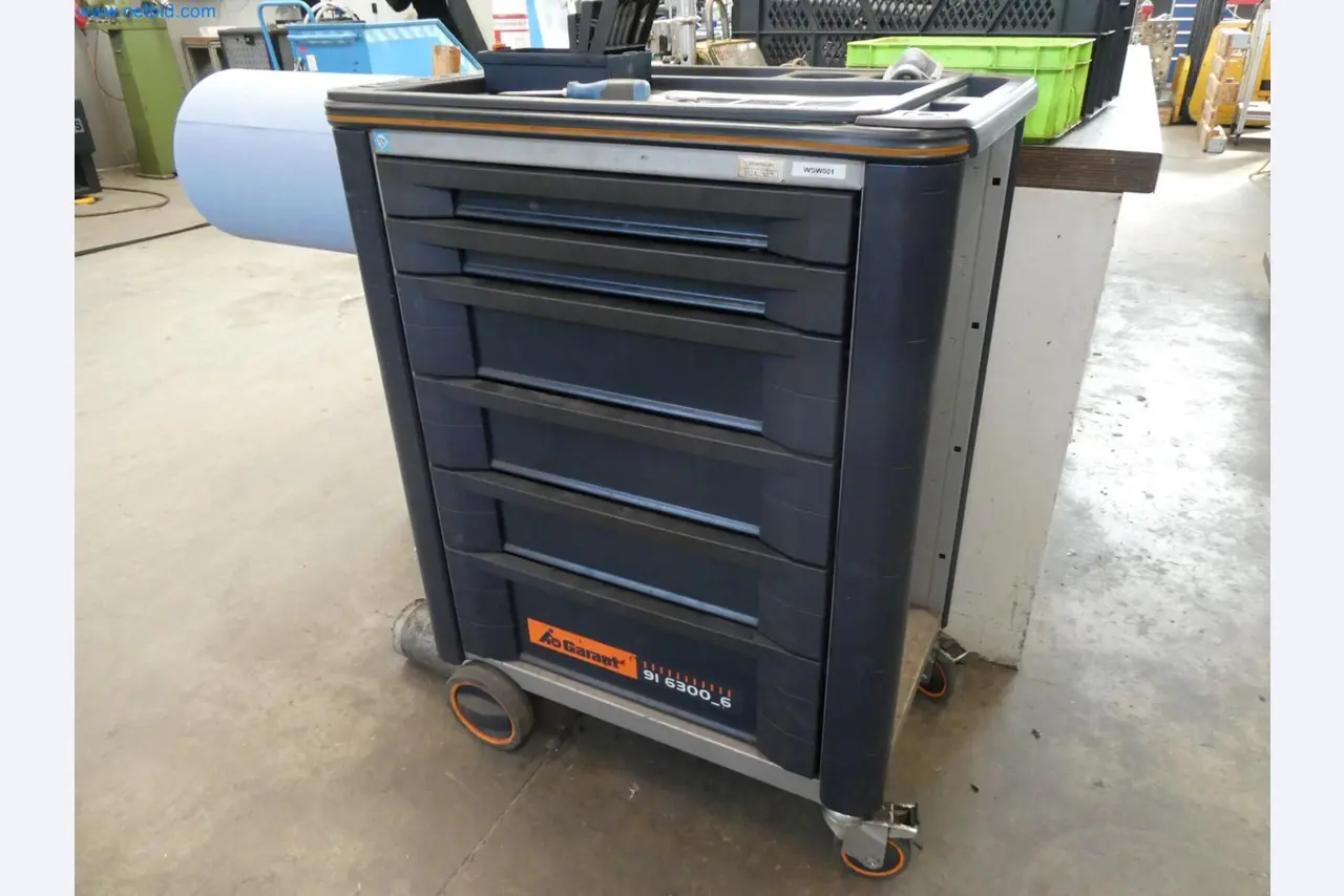 Engel Spritzgießmaschinen und Maschinen aus der Kunststoffindustrie-9