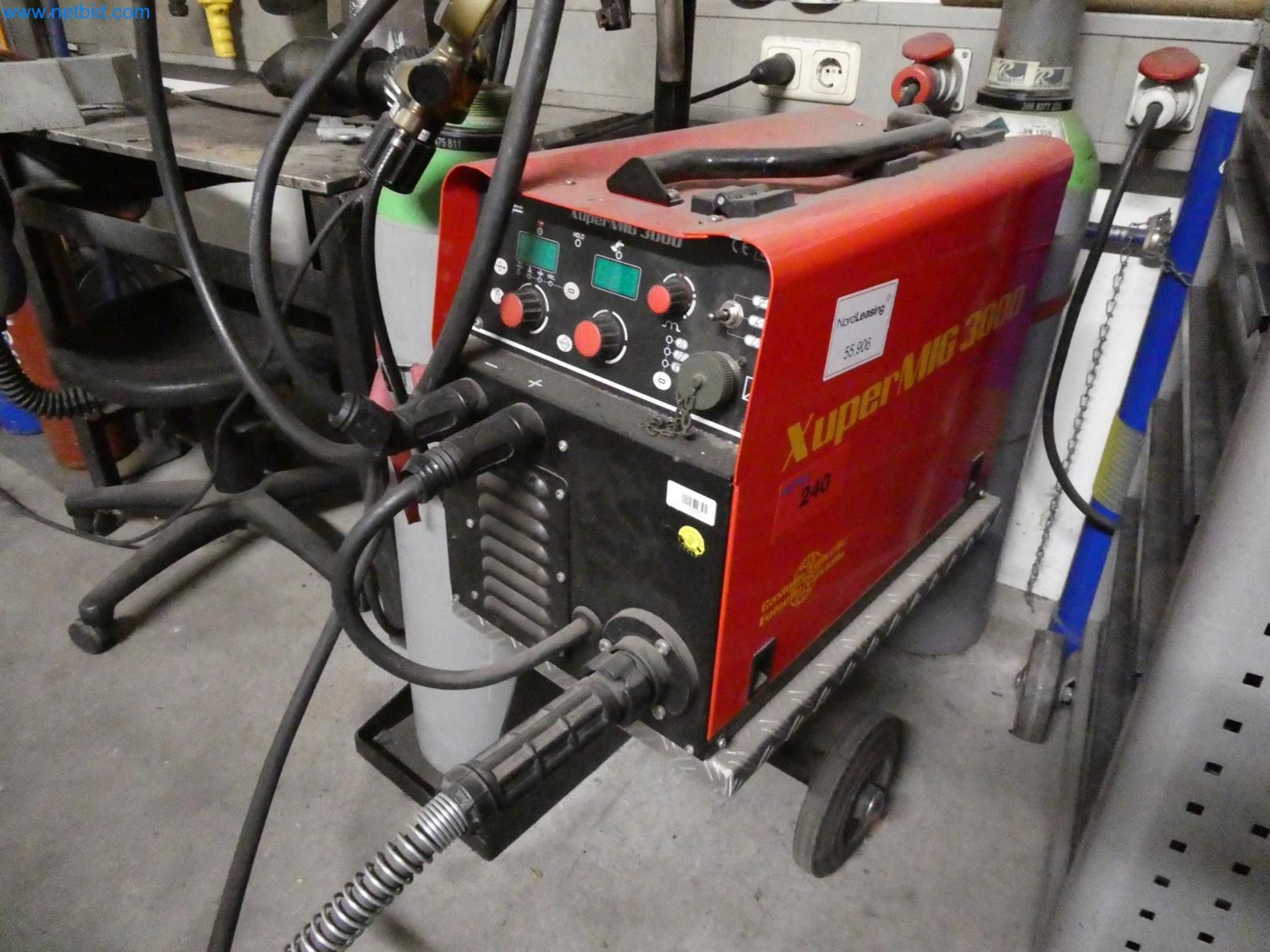 Engel Spritzgießmaschinen und Maschinen aus der Kunststoffindustrie-1