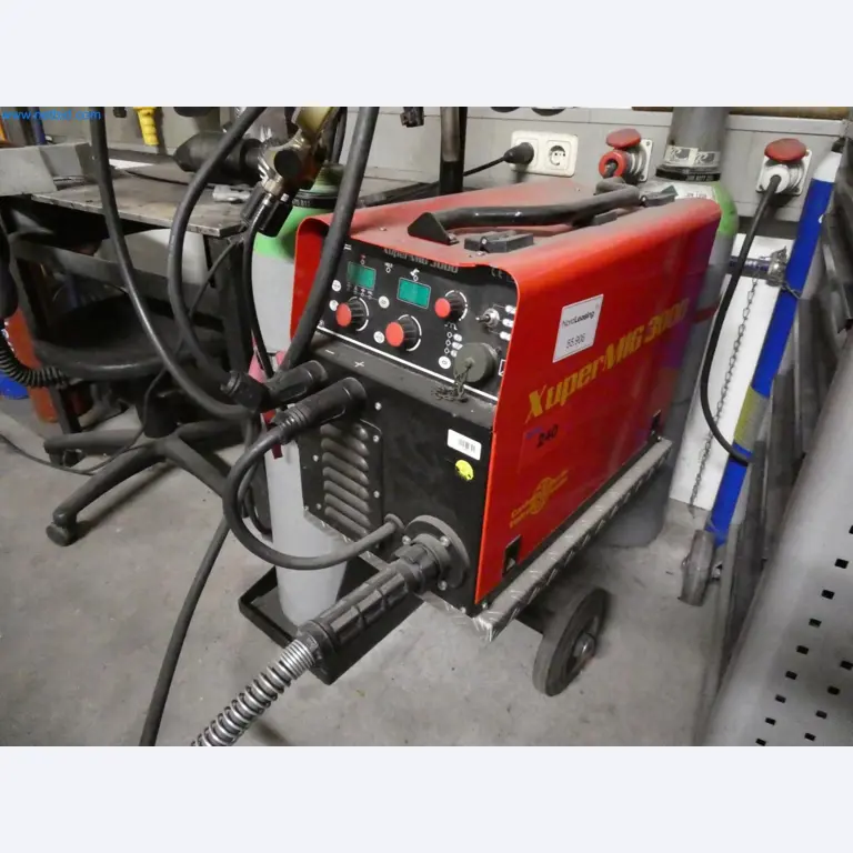 Engel Spritzgießmaschinen und Maschinen aus der Kunststoffindustrie-1