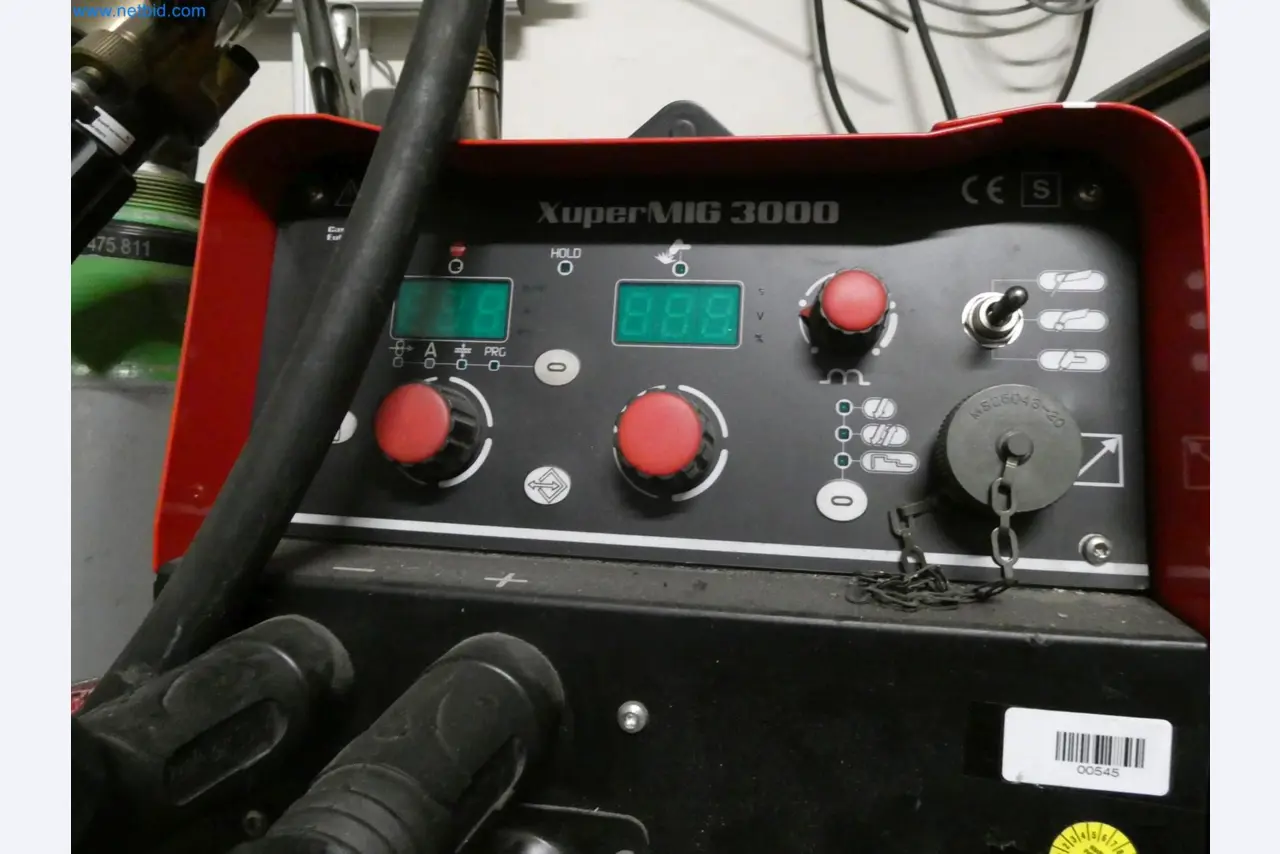 Engel Spritzgießmaschinen und Maschinen aus der Kunststoffindustrie-2