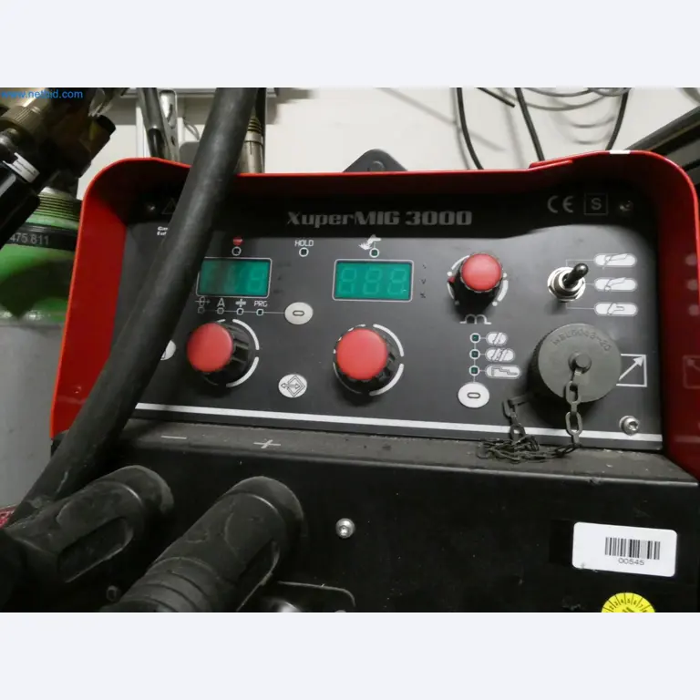 Engel Spritzgießmaschinen und Maschinen aus der Kunststoffindustrie-2