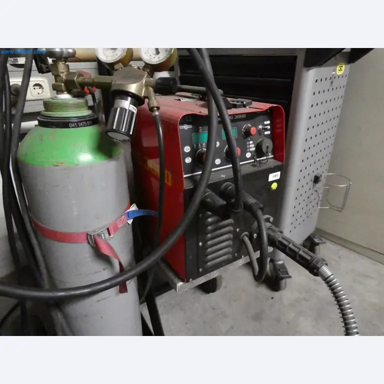 Engel Spritzgießmaschinen und Maschinen aus der Kunststoffindustrie-3