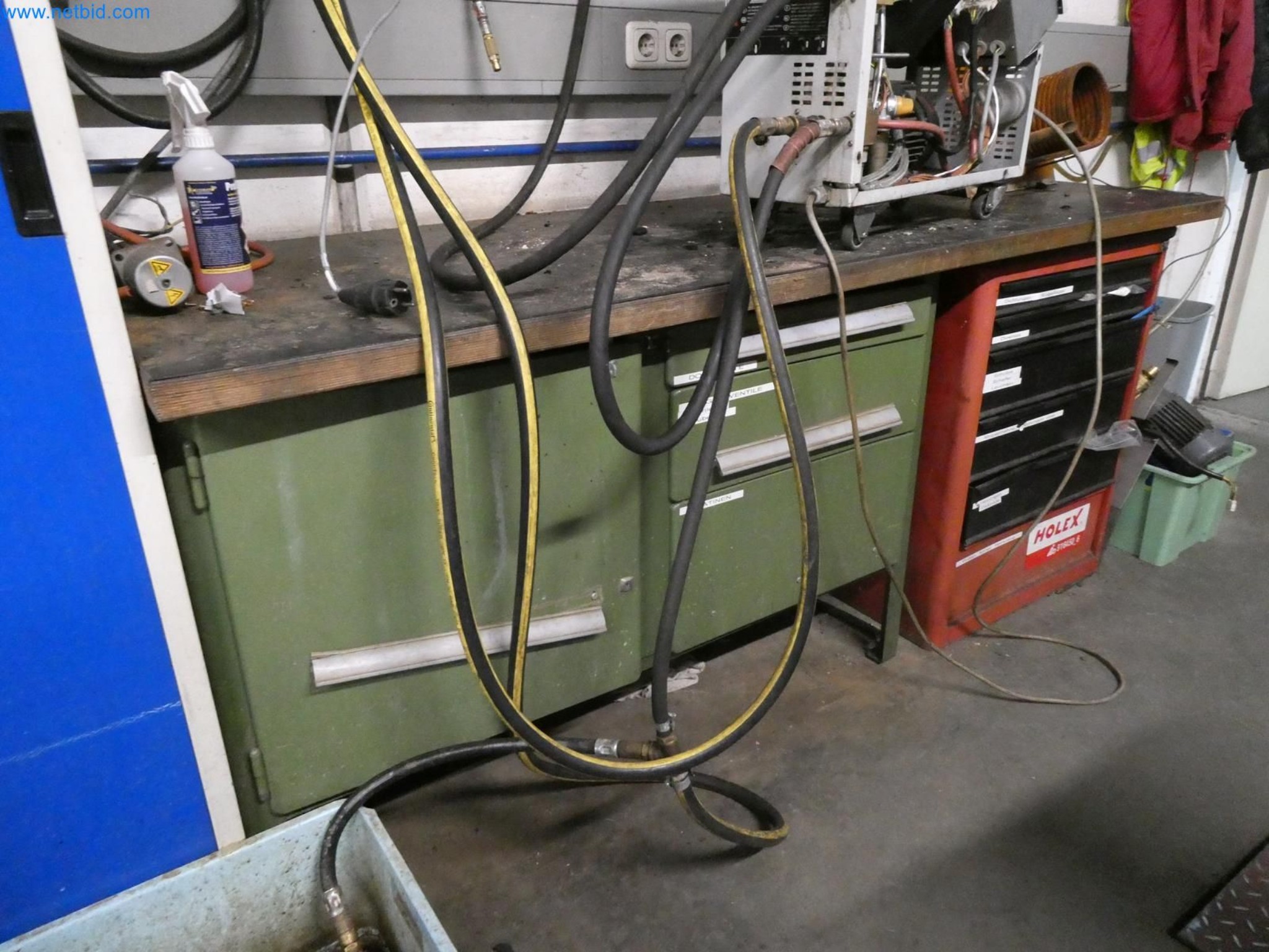 Engel Spritzgießmaschinen und Maschinen aus der Kunststoffindustrie-10