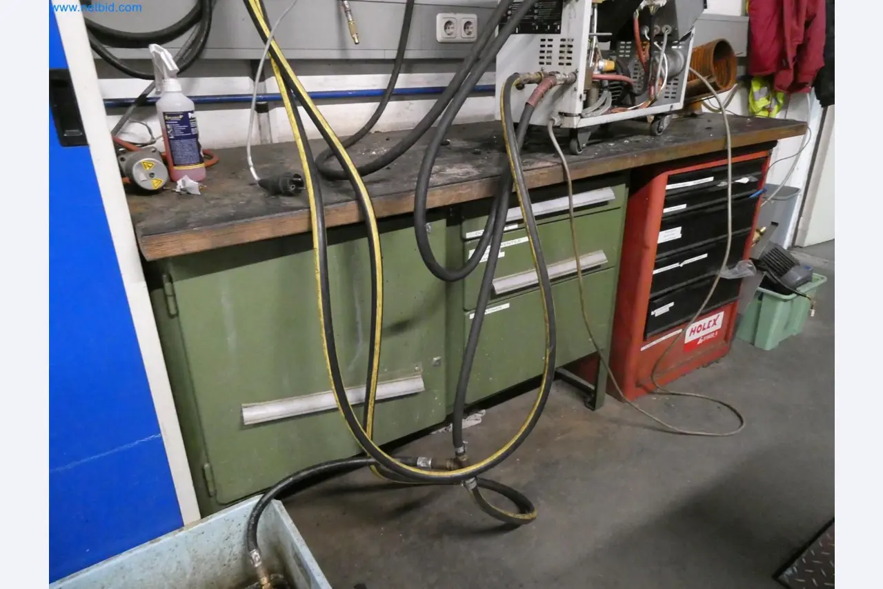 Engel Spritzgießmaschinen und Maschinen aus der Kunststoffindustrie-10