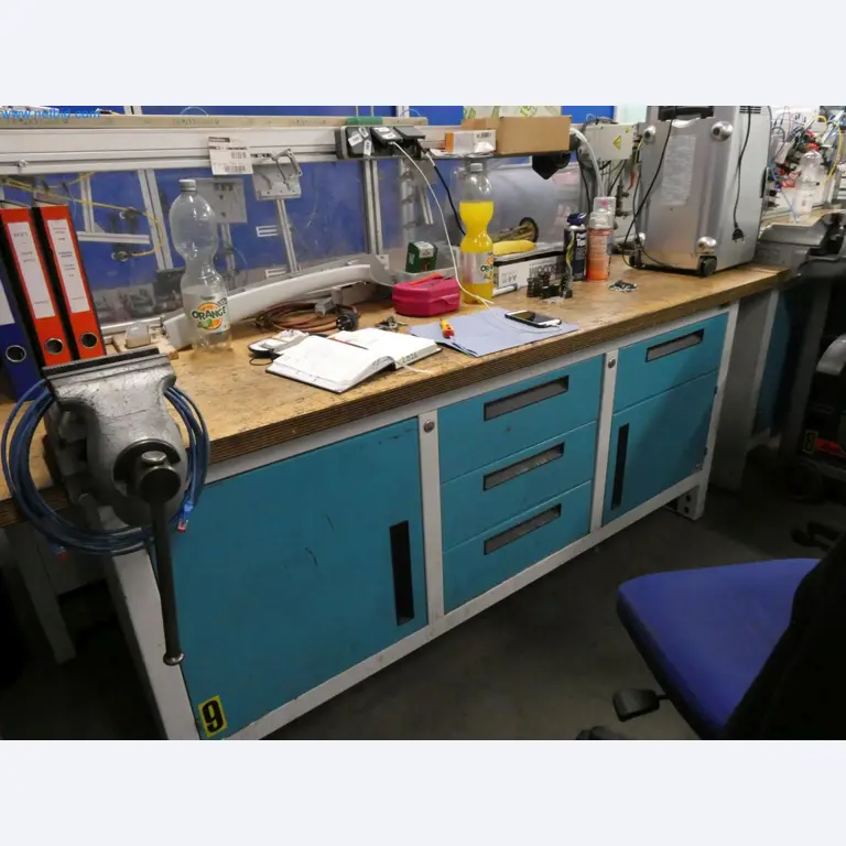 Engel Spritzgießmaschinen und Maschinen aus der Kunststoffindustrie-11