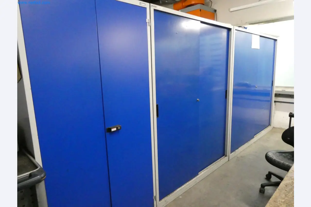 Engel Spritzgießmaschinen und Maschinen aus der Kunststoffindustrie-12