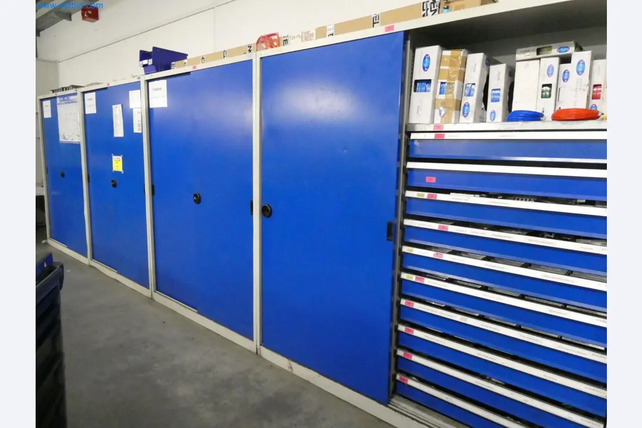 Engel Spritzgießmaschinen und Maschinen aus der Kunststoffindustrie-13